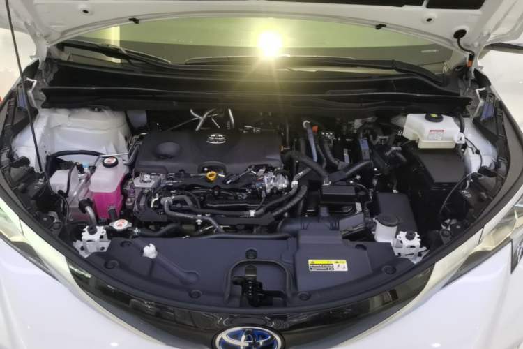 Used Toyota Granvia 2023 2.5L Hybrid Luxury Edition Engine Bay