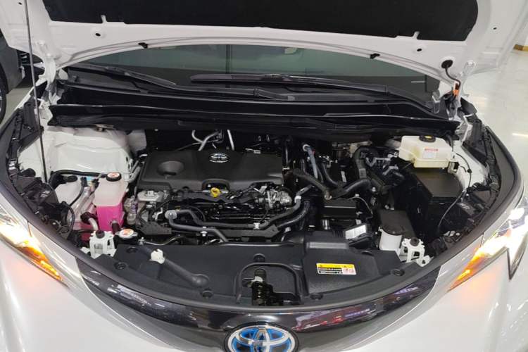 Used Toyota Granvia 2023 2.5L Hybrid Prestige VIP Edition Engine Bay