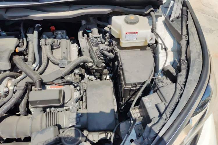 Used Toyota Granvia 2023 2.5L Hybrid Prestige PLUS Edition Engine Bay Left