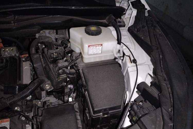 Used Toyota Granvia 2023 2.5L Hybrid Prestige PLUS Edition Engine Bay Left