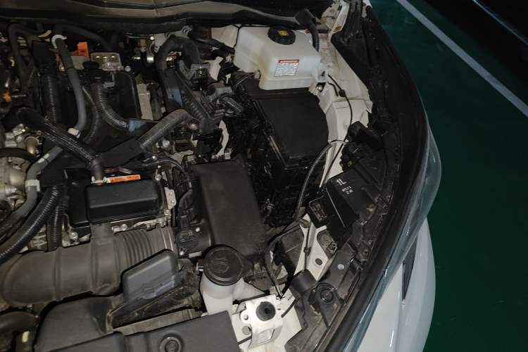 Used Toyota Granvia 2023 2.5L Hybrid Comfort Edition Engine Bay Left