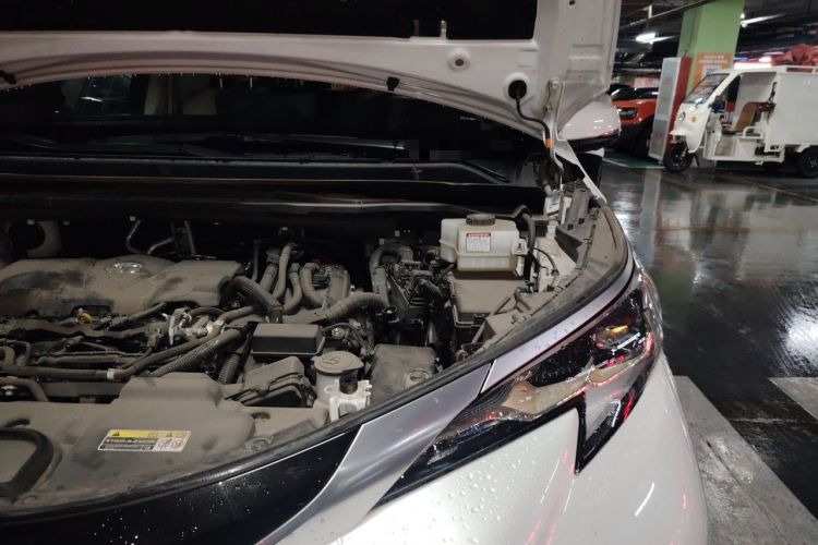Used Toyota Granvia 2023 2.5L Hybrid Prestige PLUS Edition Engine Bay Left