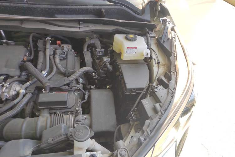 Used Toyota Granvia 2023 2.5L Hybrid Luxury Edition Engine Bay Left