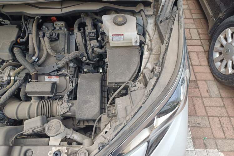 Used Toyota Granvia 2023 2.5L Hybrid Luxury Edition Engine Bay Left