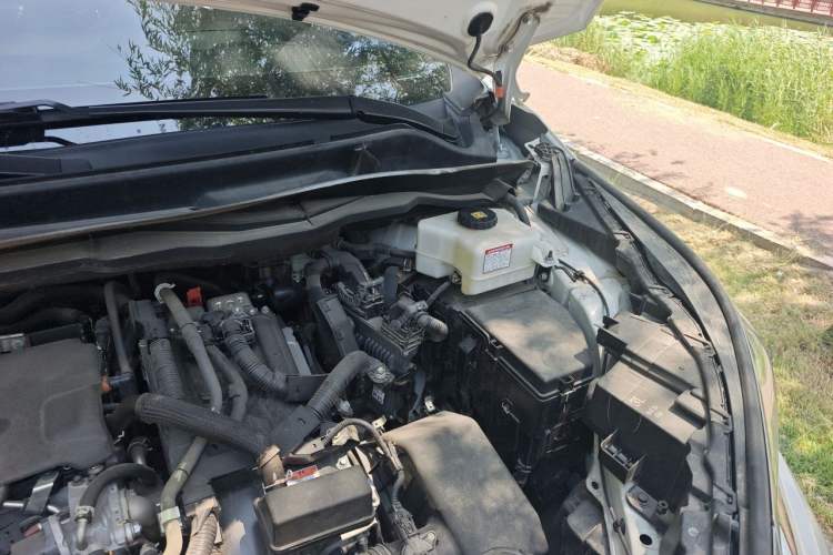 Used Toyota Granvia 2023 2.5L Hybrid Flagship VIP Edition Engine Bay Left