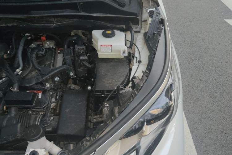 Used Toyota Granvia 2023 2.5L Hybrid Prestige PLUS Edition Engine Bay Left