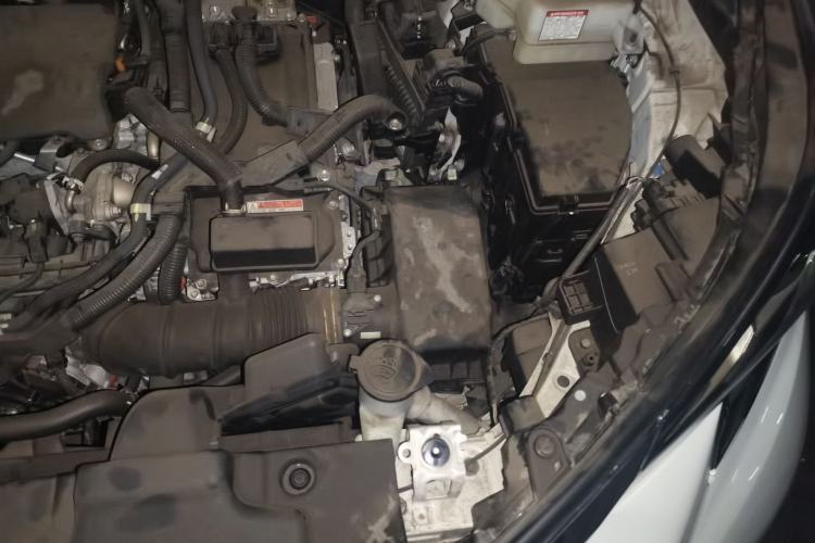 Used Toyota Granvia 2023 2.5L Hybrid Comfort Edition Engine Bay Left