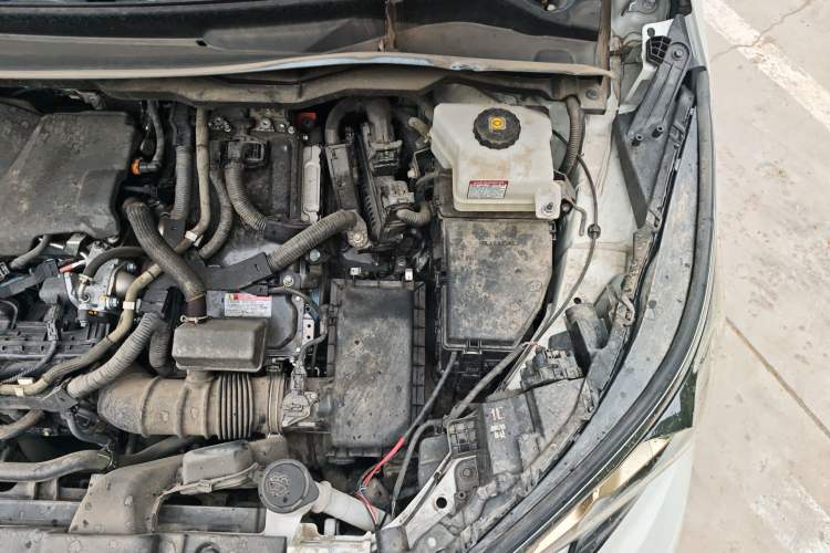 Used Toyota Granvia 2023 2.5L Hybrid Comfort Edition Engine Bay Left