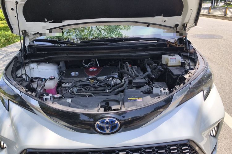 Used Toyota Granvia 2023 2.5L Hybrid Prestige Wellness PLUS Edition Engine Bay