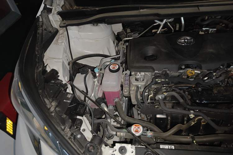Used Toyota Granvia 2023 2.5L Hybrid Comfort Edition Engine Bay Right