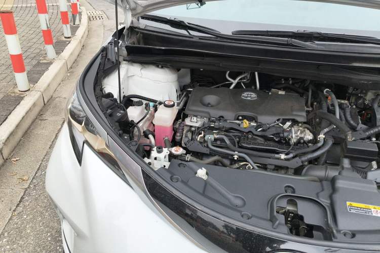 Used Toyota Granvia 2023 2.5L Hybrid Prestige PLUS Edition Engine Bay Right