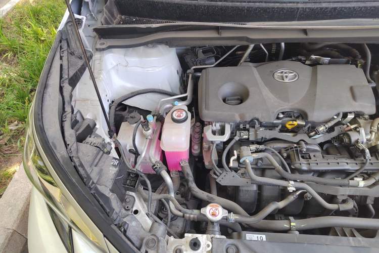 Used Toyota Granvia 2023 2.5L Hybrid Luxury Edition Engine Bay Right