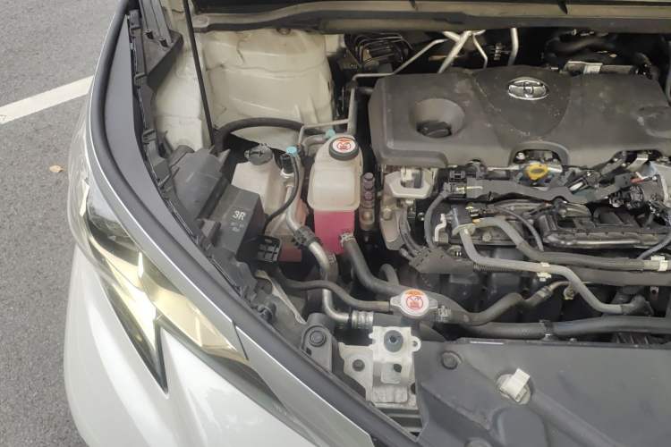 Used Toyota Granvia 2023 2.5L Hybrid Flagship VIP Edition Engine Bay Right
