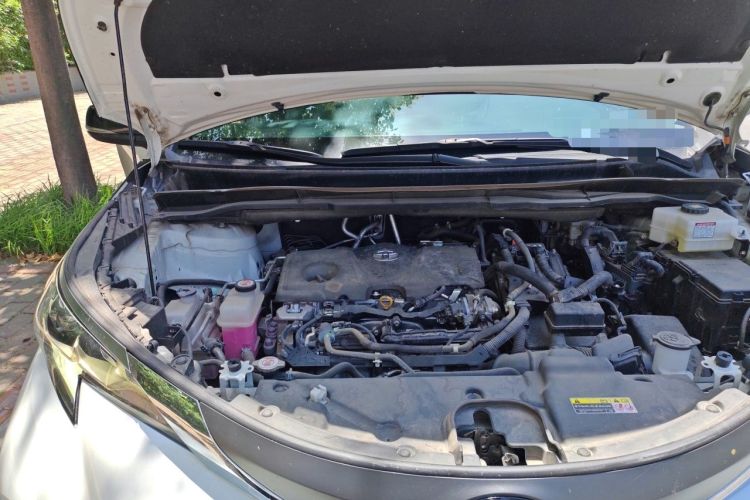 Used Toyota Granvia 2023 2.5L Hybrid Comfort Edition Engine Bay Right