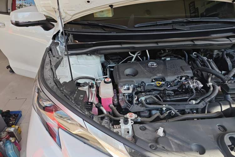Used Toyota Granvia 2023 2.5L Hybrid Flagship VIP Edition Engine Bay Right