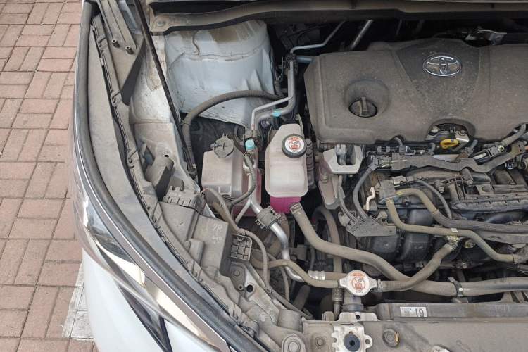 Used Toyota Granvia 2023 2.5L Hybrid Luxury Edition Engine Bay Right