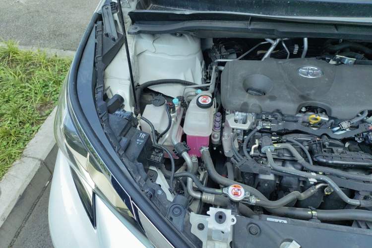 Used Toyota Granvia 2023 2.5L Hybrid Comfort Edition Engine Bay Right