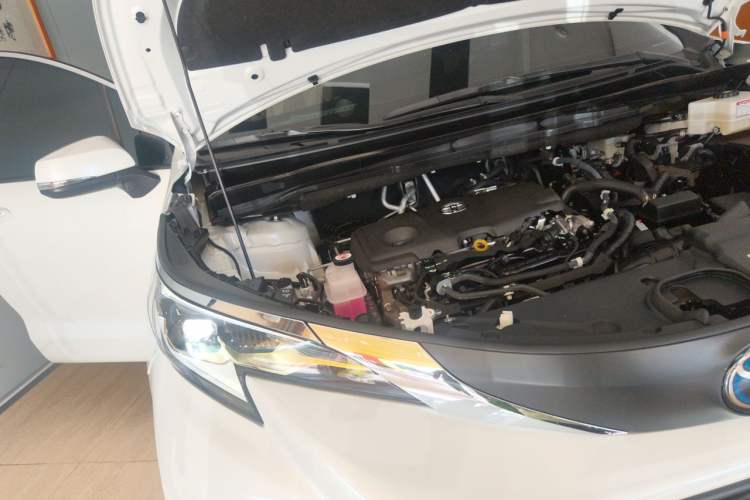 Used Toyota Granvia 2023 2.5L Hybrid Comfort Edition Engine Bay Right