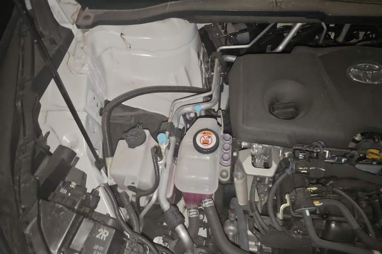 Used Toyota Granvia 2023 2.5L Hybrid Prestige PLUS Edition Engine Bay Right