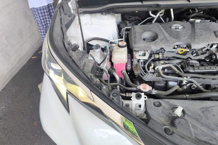 Used Toyota Granvia 2023 2.5L Hybrid Comfort Edition Engine Bay Right