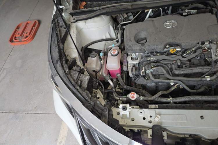 Used Toyota Granvia 2023 2.5L Hybrid Comfort Edition Engine Bay Right