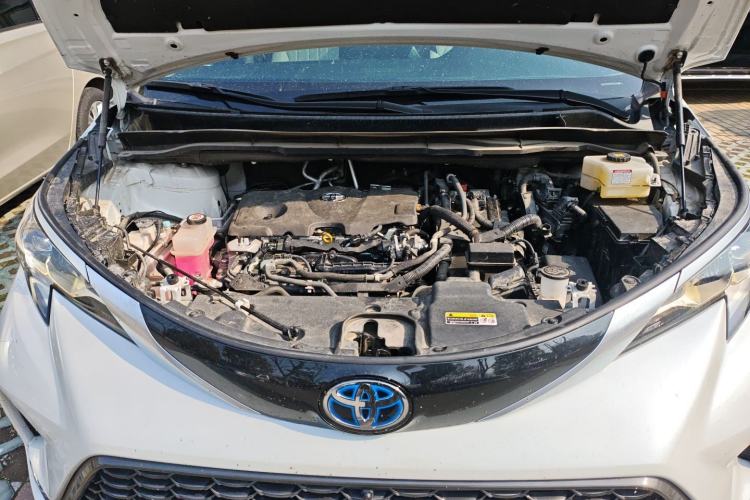Used Toyota Granvia 2023 2.5L Hybrid Luxury Edition Engine Bay