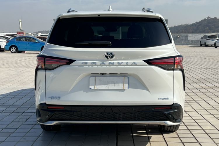Used Toyota Granvia 2023 2.5L Hybrid Prestige PLUS Edition Exterior 1