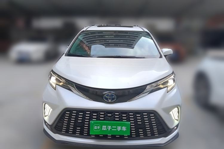 Used Toyota Granvia 2023 2.5L Hybrid Comfort Edition Exterior 1