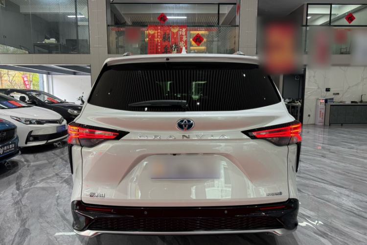 Used Toyota Granvia 2023 2.5L Hybrid Prestige VIP Edition Exterior 1