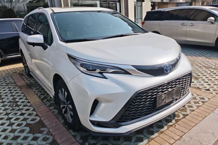 Used Toyota Granvia 2023 2.5L Hybrid Luxury Edition Exterior 1
