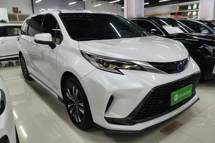 Used Toyota Granvia 2023 2.5L Hybrid Luxury Edition Exterior 1
