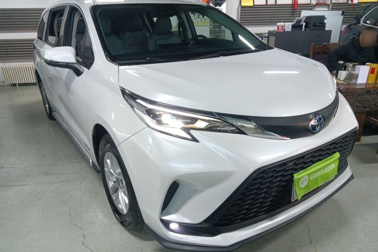 Used Toyota Granvia 2023 2.5L Hybrid Comfort Edition Exterior 2