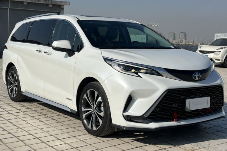 Used Toyota Granvia 2023 2.5L Hybrid Prestige PLUS Edition Exterior 2