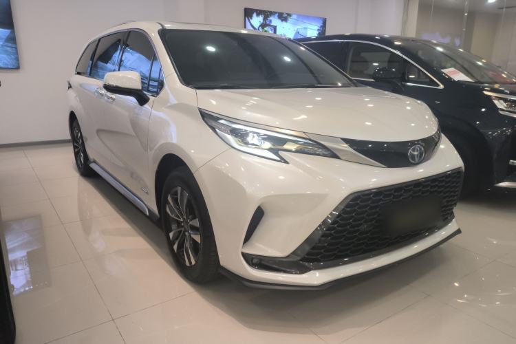 Used Toyota Granvia 2023 2.5L Hybrid Luxury Edition Exterior 2