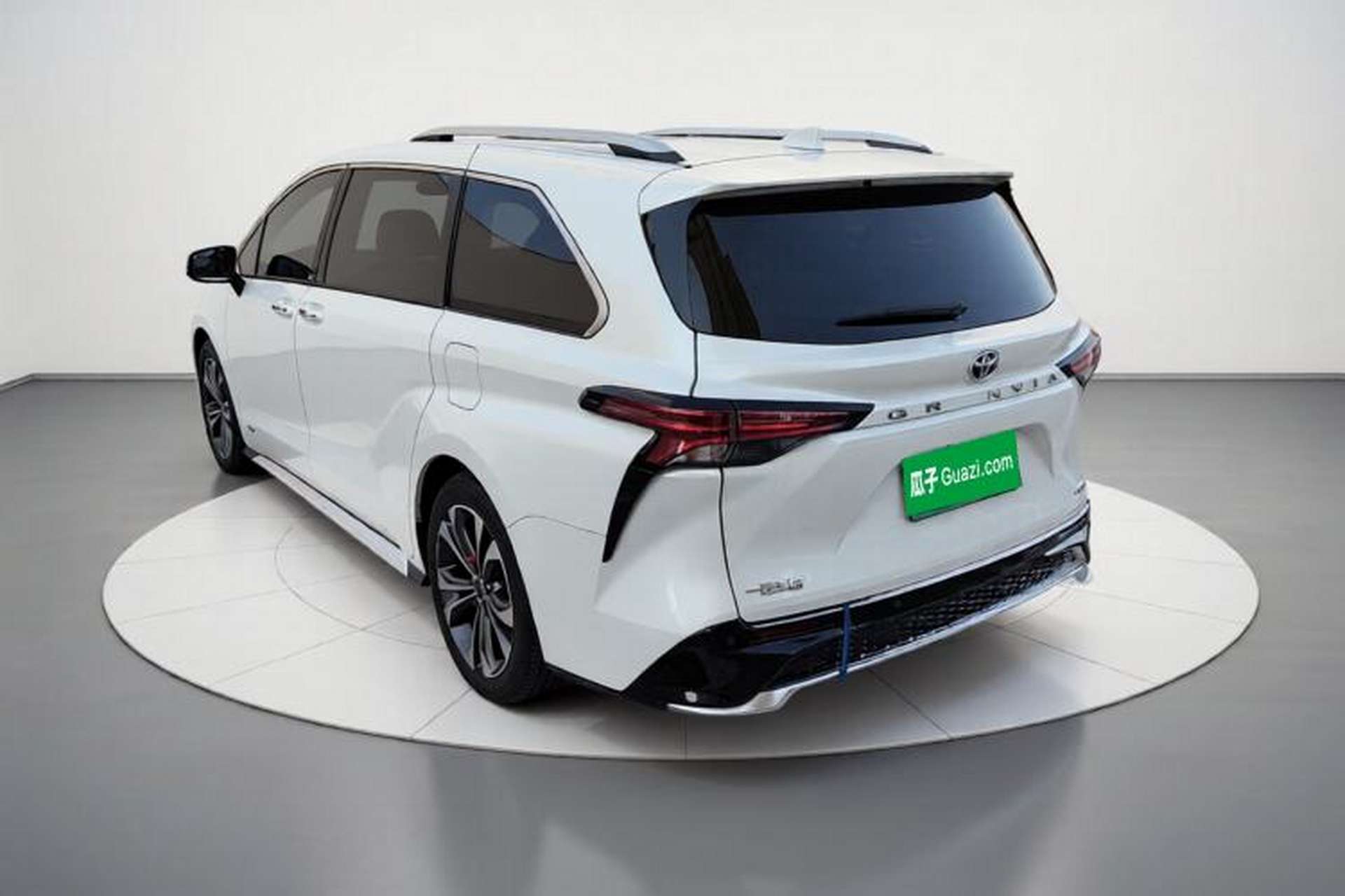 Used Toyota Granvia 2023 2.5L Hybrid Prestige PLUS Edition Exterior 2
