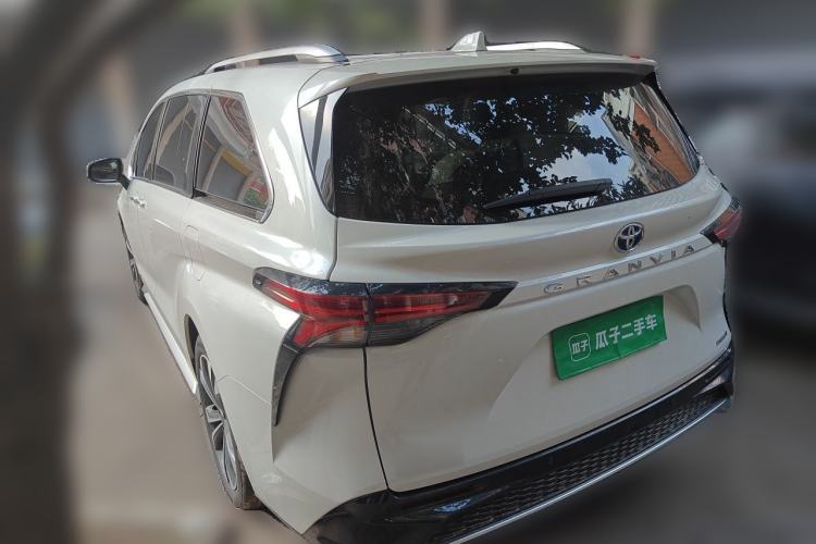 Used Toyota Granvia 2023 2.5L Hybrid Prestige PLUS Edition Exterior 2
