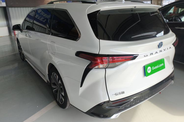 Used Toyota Granvia 2023 2.5L Hybrid Prestige PLUS Edition Exterior 2