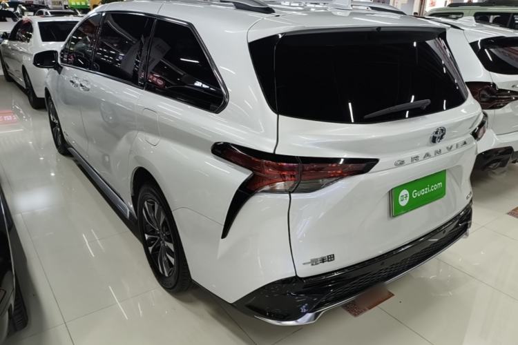 Used Toyota Granvia 2023 2.5L Hybrid Luxury Edition Exterior 2