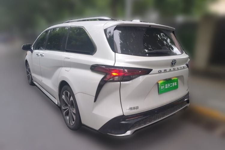 Used Toyota Granvia 2023 2.5L Hybrid Prestige PLUS Edition Exterior 2