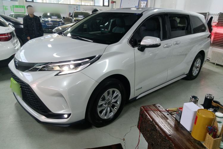 Used Toyota Granvia 2023 2.5L Hybrid Comfort Edition Exterior 3