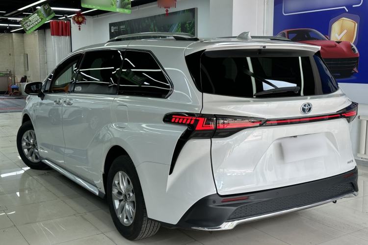 Used Toyota Granvia 2023 2.5L Hybrid Comfort Edition Exterior 3