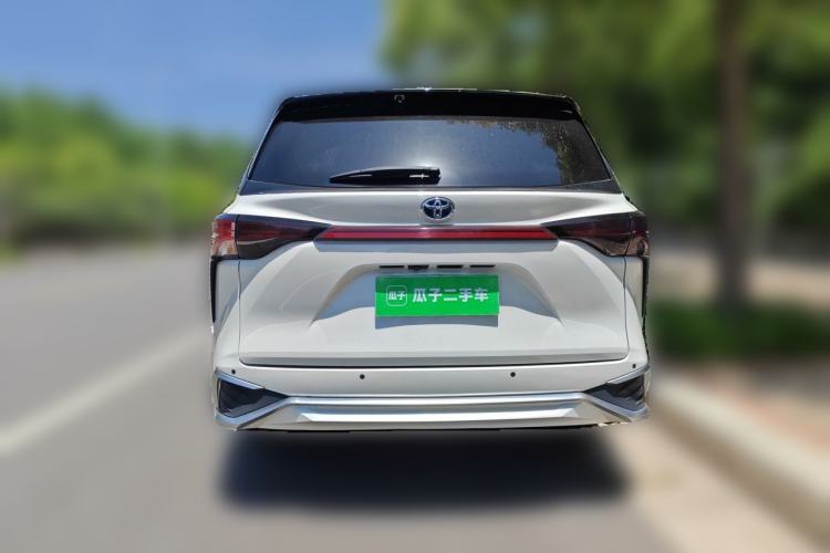 Used Toyota Granvia 2023 2.5L Hybrid Comfort Edition Exterior 4