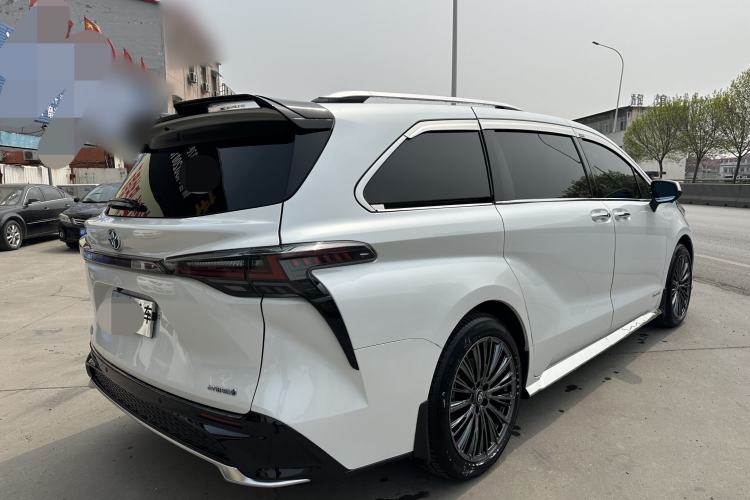 Used Toyota Granvia 2023 2.5L Hybrid Prestige PLUS Edition Exterior 4