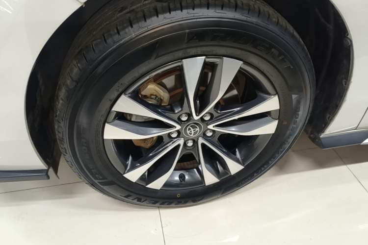 Used Toyota Granvia 2023 2.5L Hybrid Luxury Edition Exterior 4