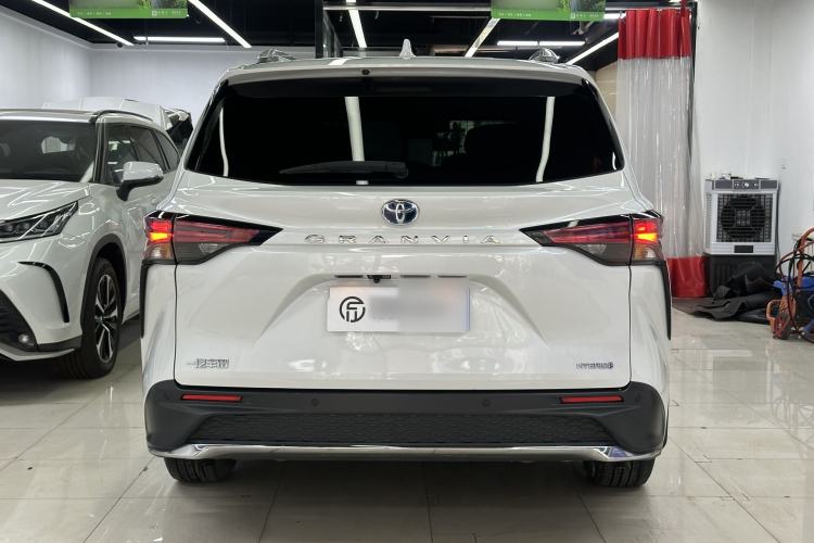 Used Toyota Granvia 2023 2.5L Hybrid Comfort Edition Exterior 4