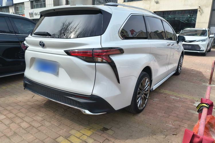 Used Toyota Granvia 2023 2.5L Hybrid Comfort Edition Exterior 5