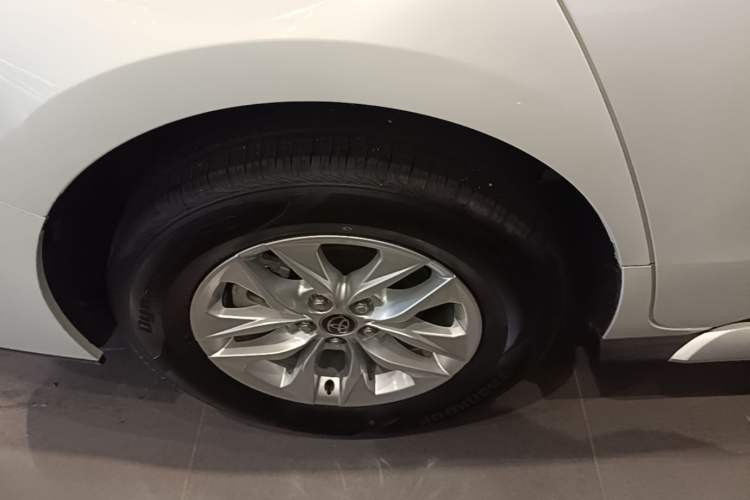 Used Toyota Granvia 2023 2.5L Hybrid Comfort Edition Exterior 5
