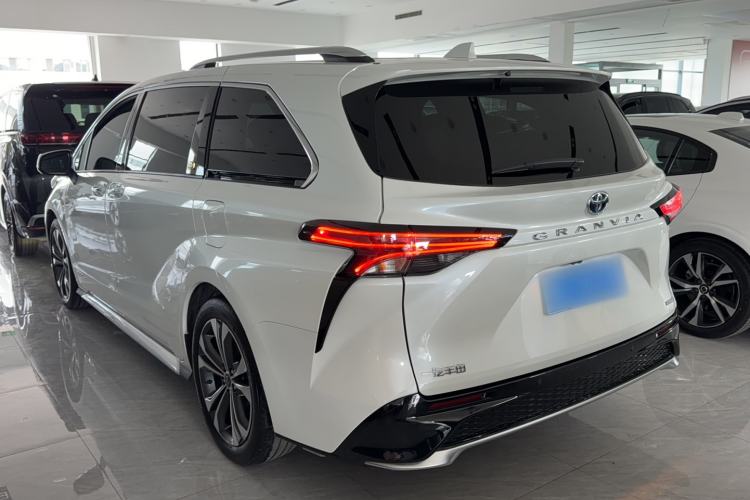 Used Toyota Granvia 2023 2.5L Hybrid Flagship VIP Edition Exterior 5