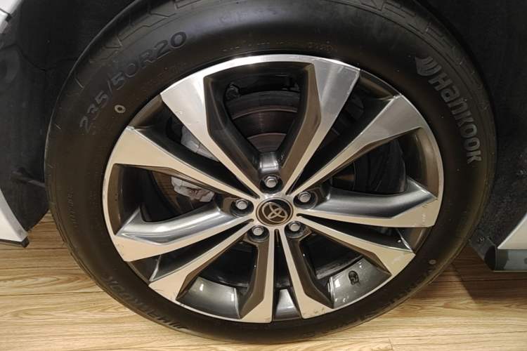 Used Toyota Granvia 2023 2.5L Hybrid Prestige PLUS Edition Exterior 5