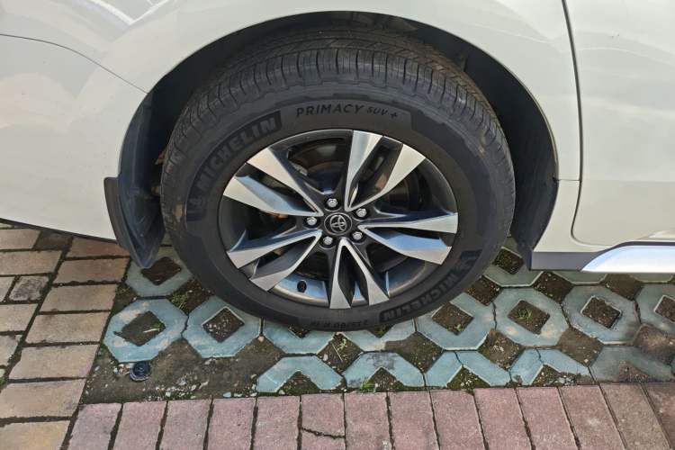 Used Toyota Granvia 2023 2.5L Hybrid Luxury Edition Exterior 5